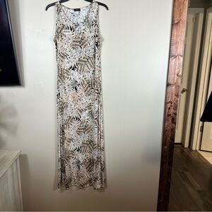 Espresso large 17 p2p 54-1/2 length. Maxi sleeveless like new. Keyhole front